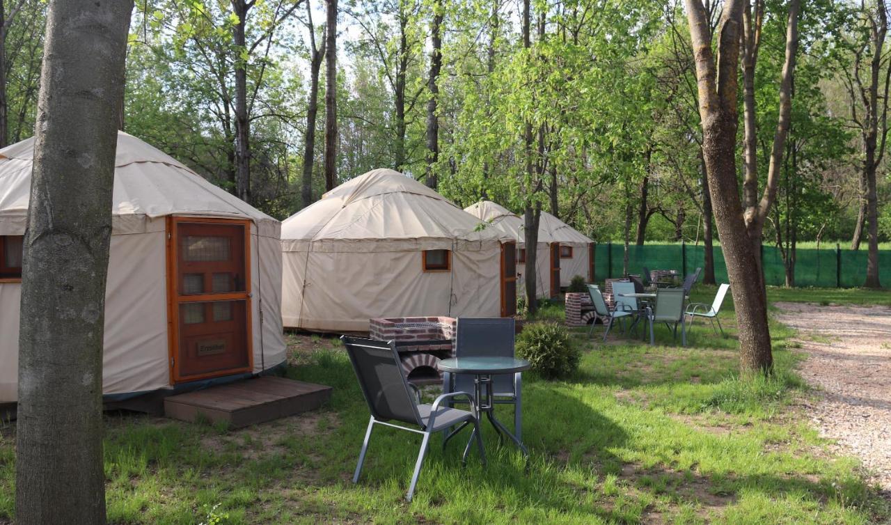 Oeko Kemping Es Glamping Tiszadada Εξωτερικό φωτογραφία